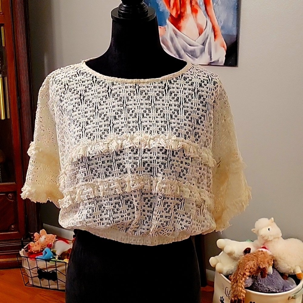 Adorable beige crop top